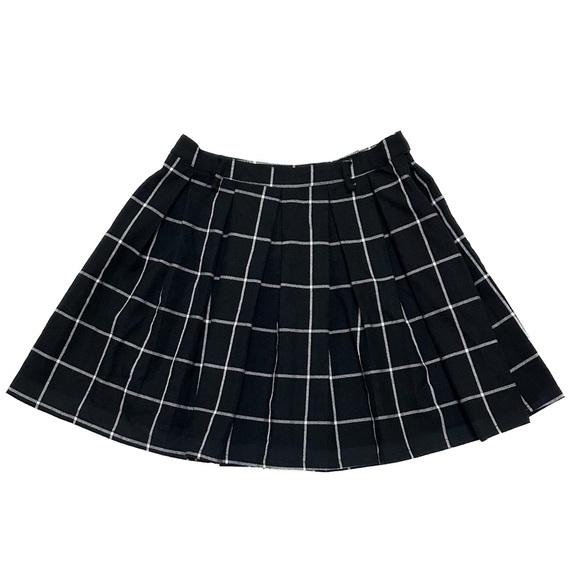 Hot Topic Pleated Mini Skater Skirt Black and White Plaid Classic Y2K Goth Punk - Picture 1 of 6